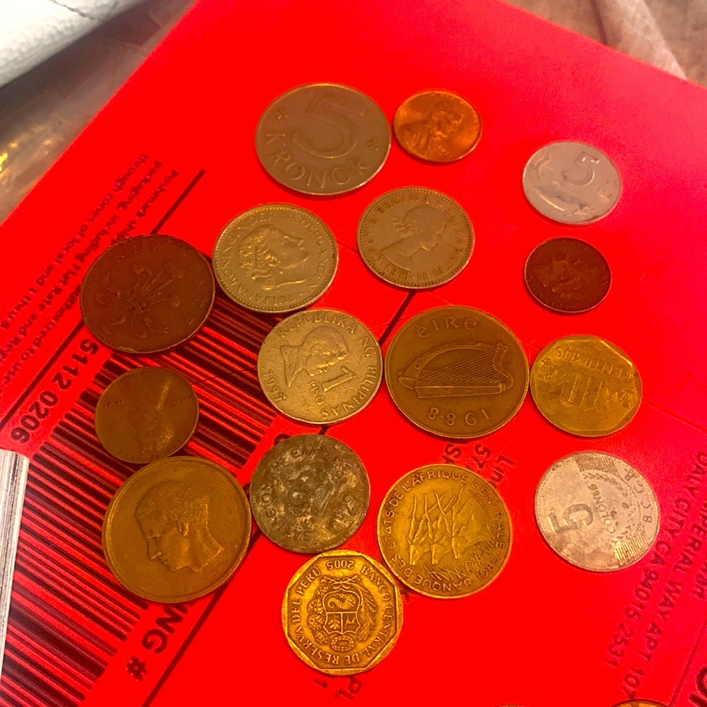 Bundle of between 15 and 20 rare or old coins
